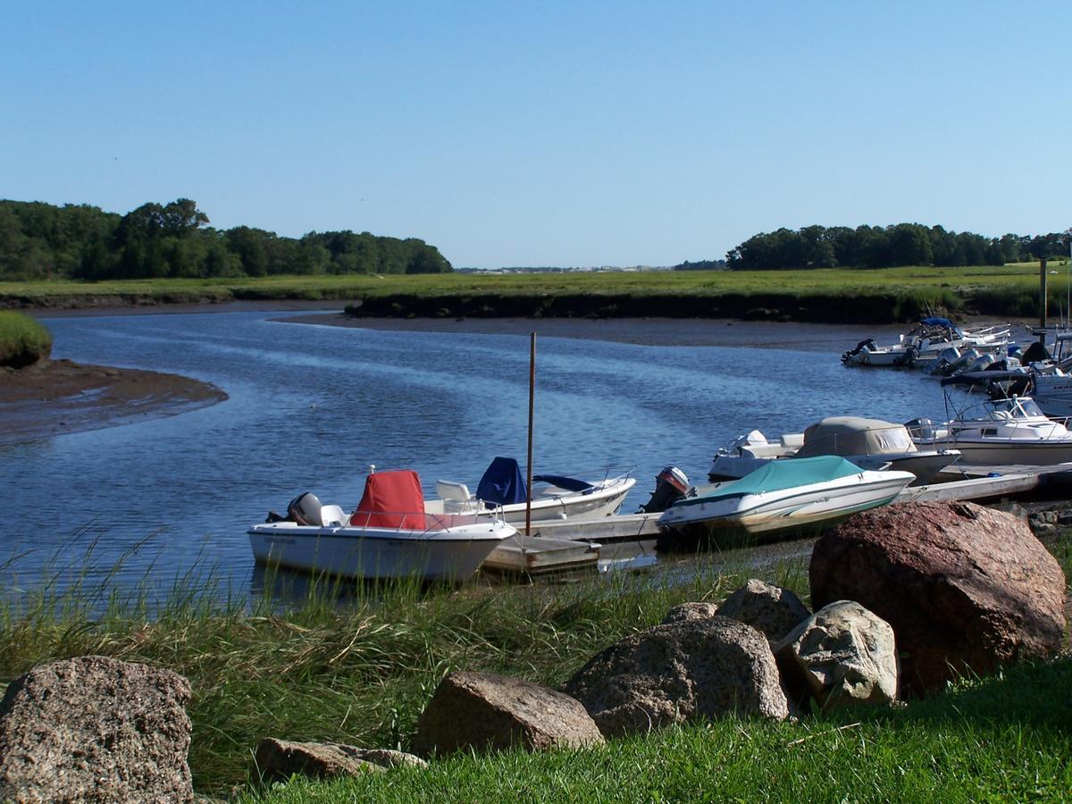 Shea'S Riverside Inn & Motel Essex Buitenkant foto