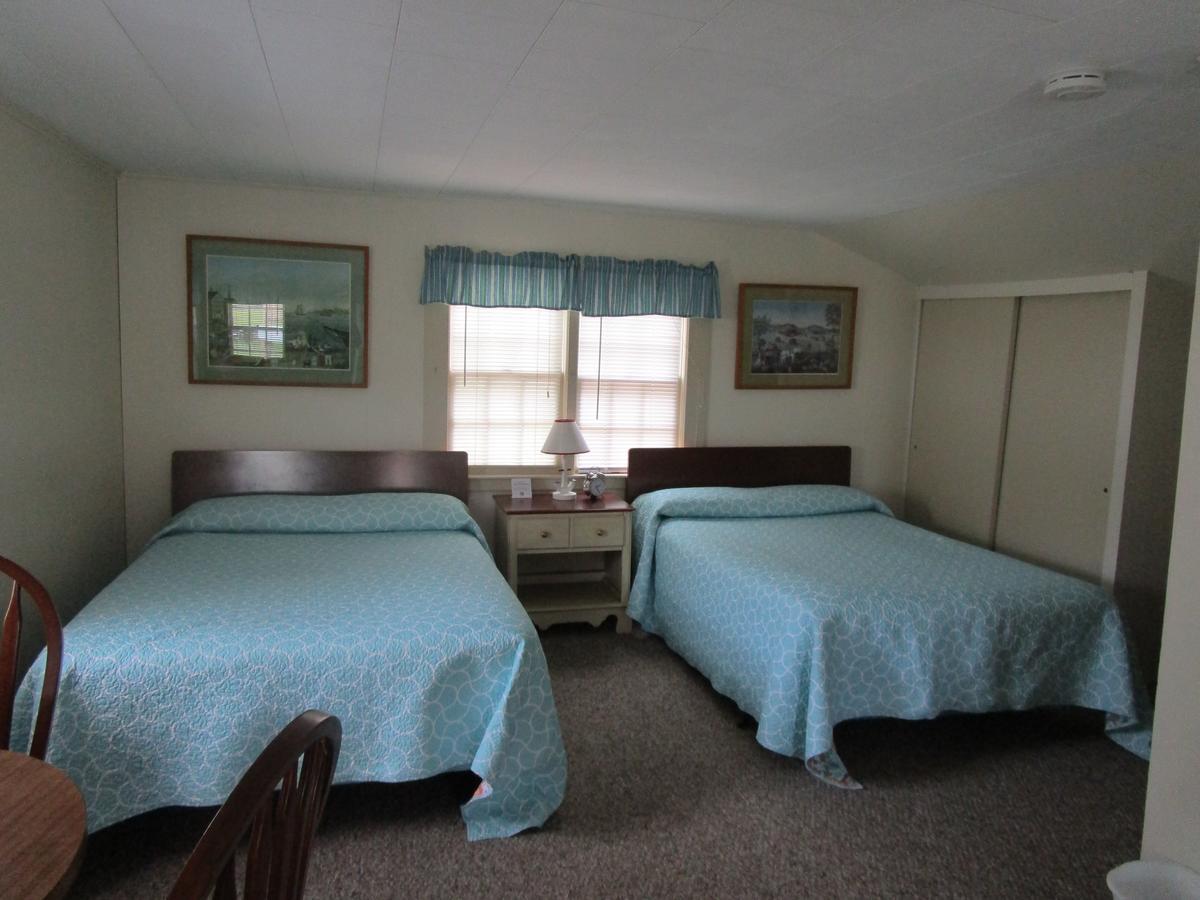 Shea'S Riverside Inn & Motel Essex Buitenkant foto