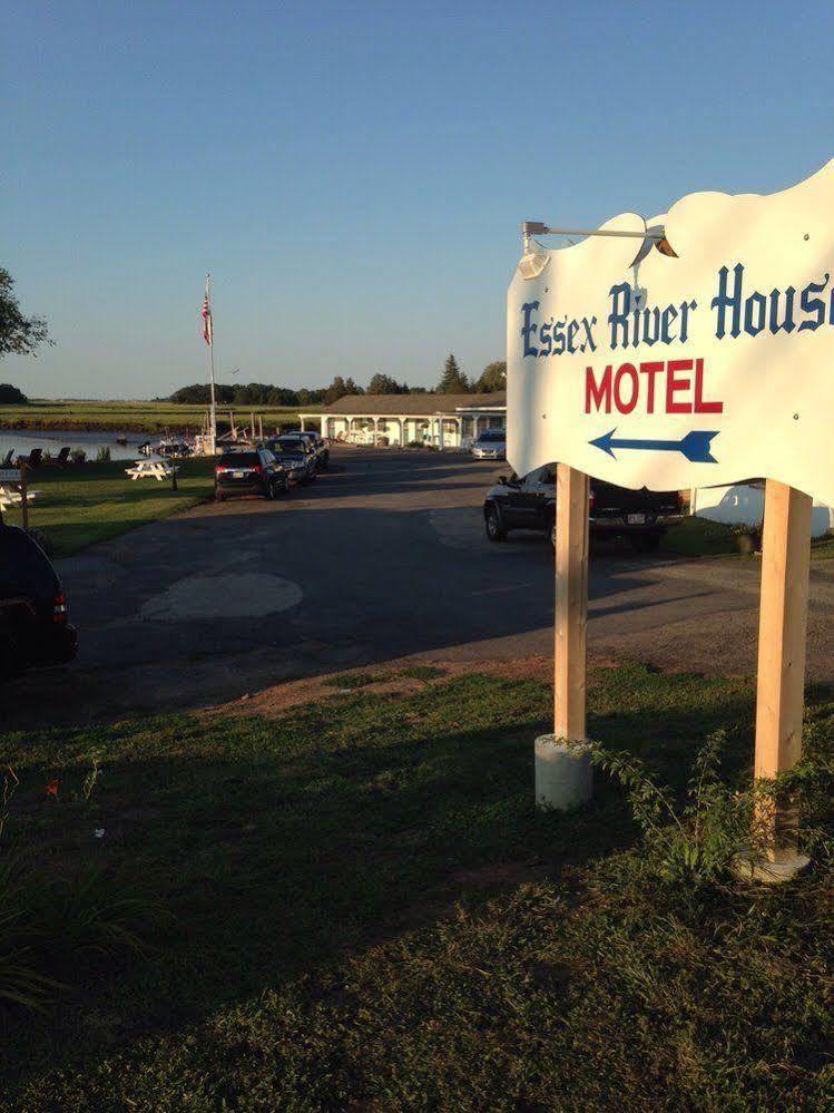 Shea'S Riverside Inn & Motel Essex Buitenkant foto