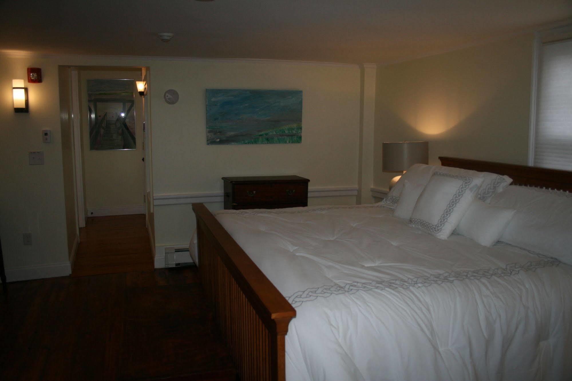 Shea'S Riverside Inn & Motel Essex Buitenkant foto