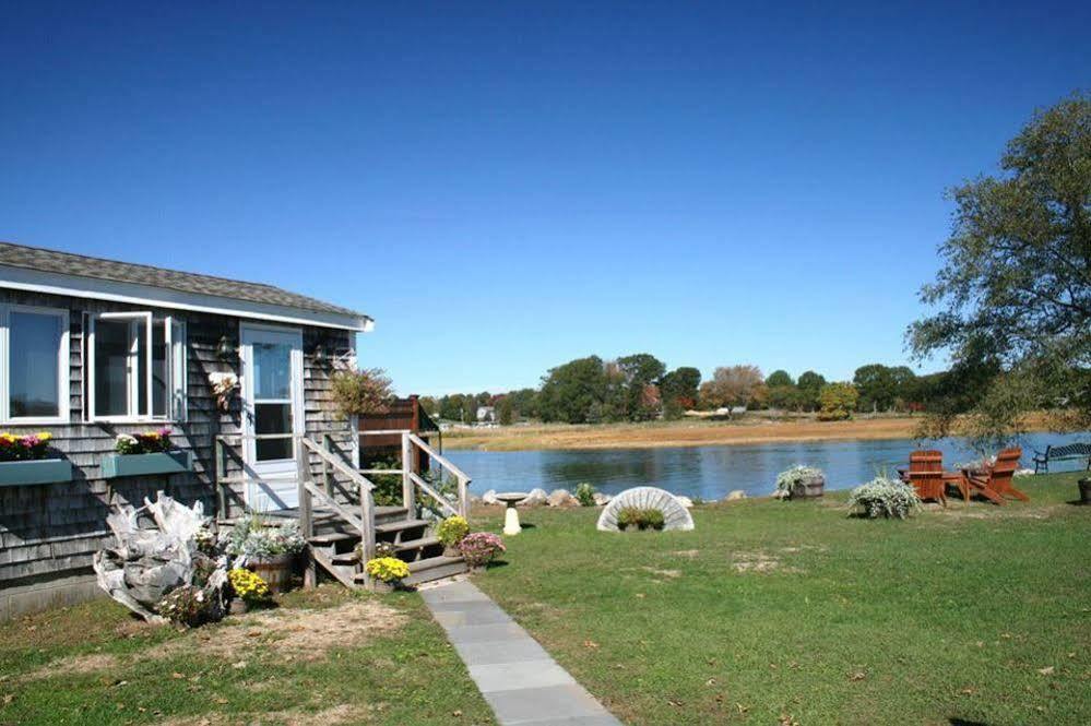 Shea'S Riverside Inn & Motel Essex Buitenkant foto
